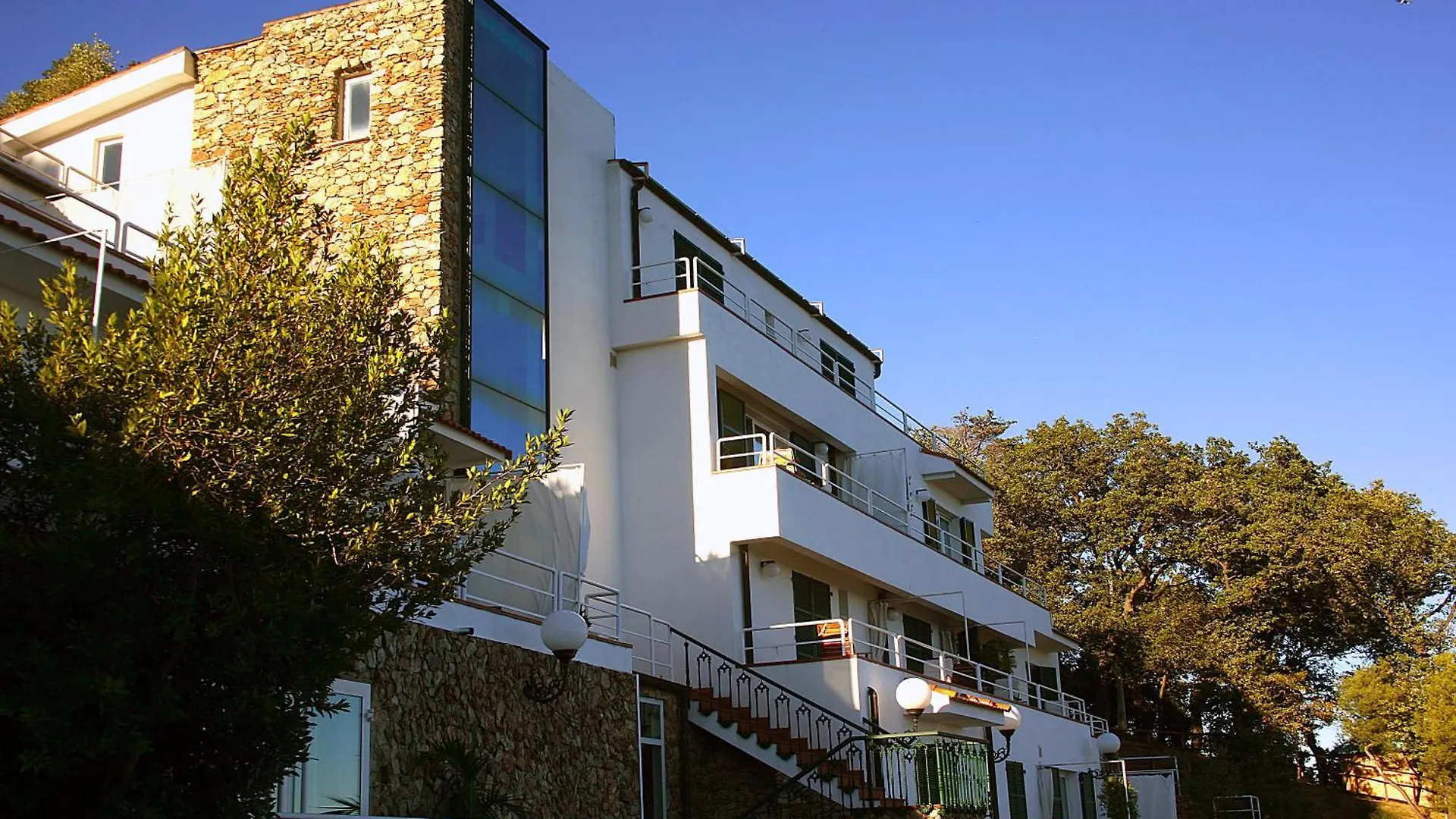***  Hotel Claudio 베르게지 이탈리아