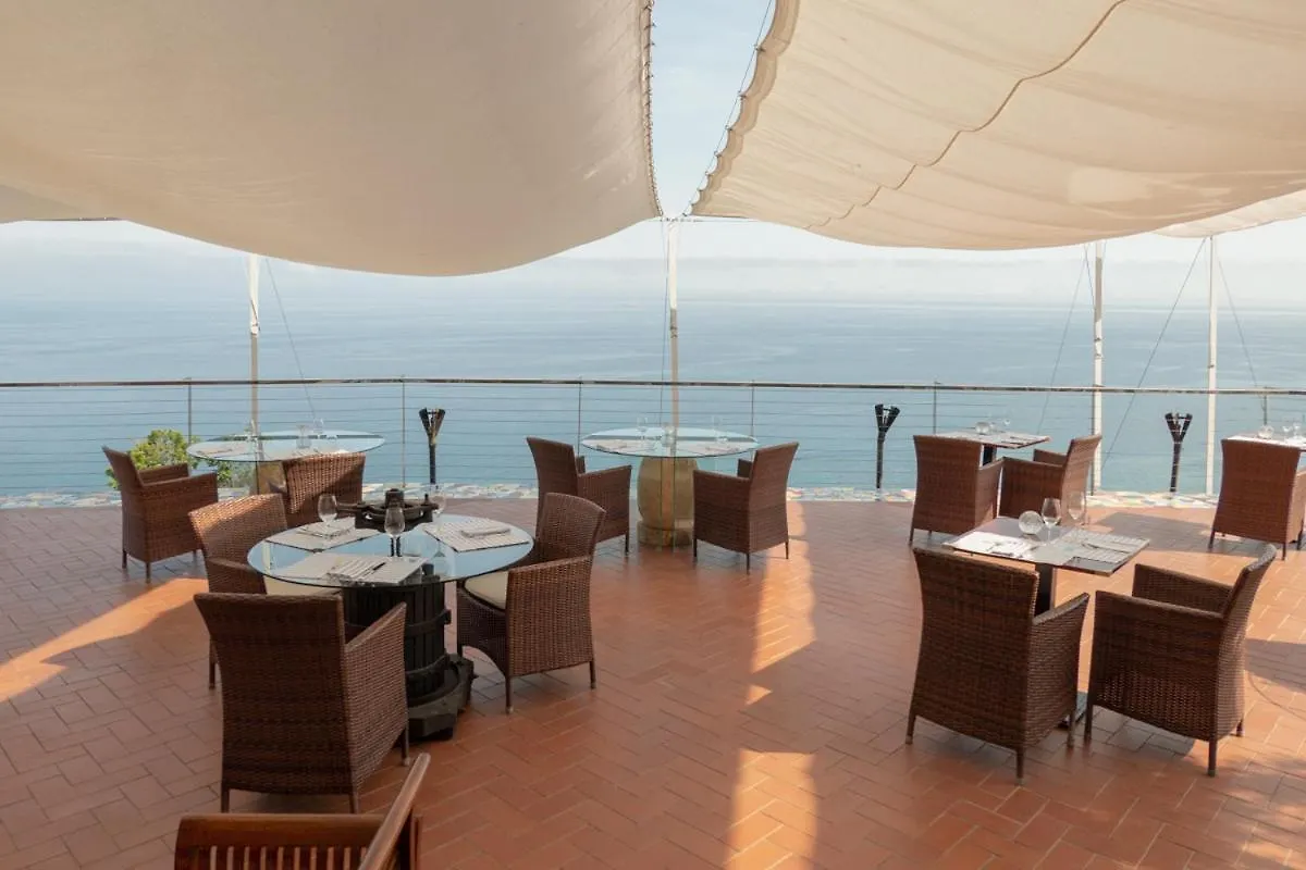 Hotel Claudio Bergeggi 3*,