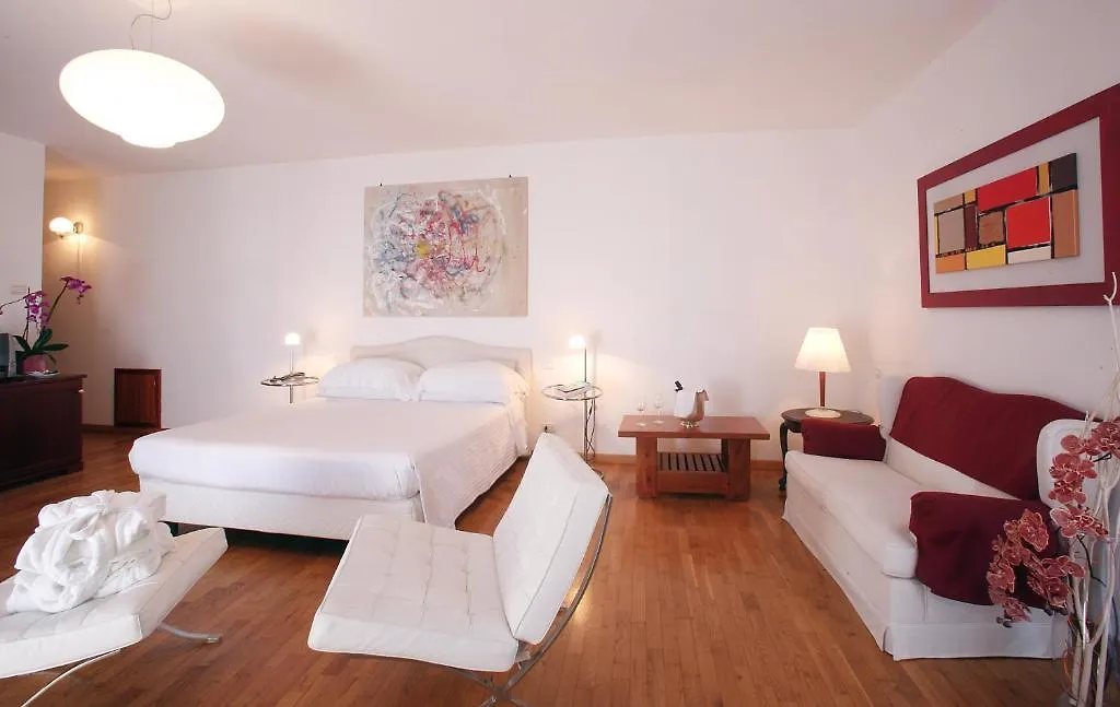 Hotel Claudio 베르게지
